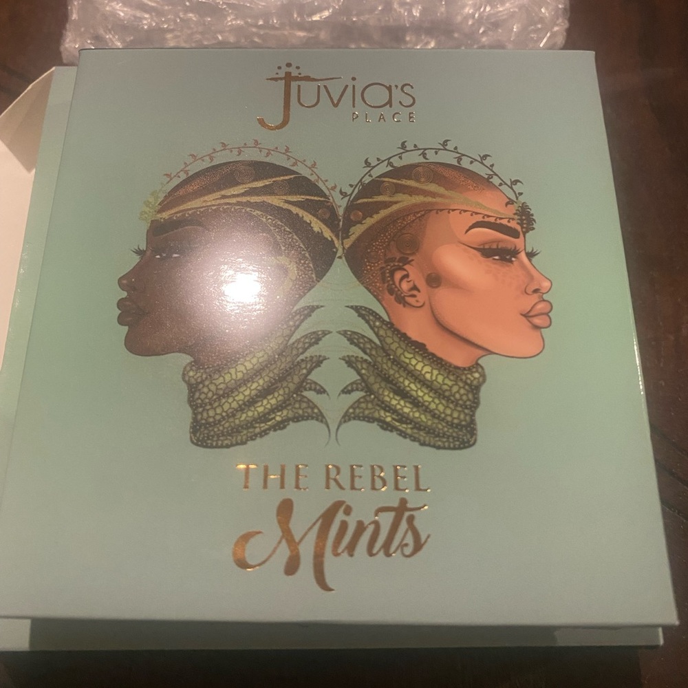 Juvias place mini palette!